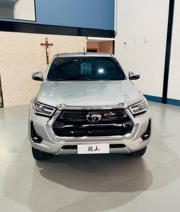 TOYOTA HILUX 2.8 D-4D TURBO DIESEL CD SRX 4X4 AUTOMÁTICO